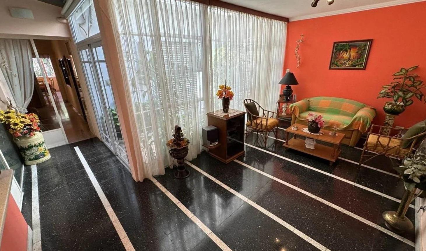 Casa de categoría en B° Sur