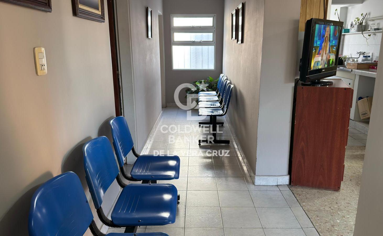 Foto de Clinica con consultorios, gabinetes de kinesiologia y laboratorio en, imagen 3