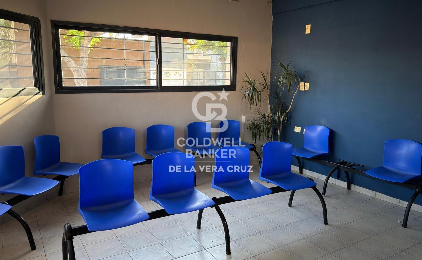 Foto de Clinica con consultorios, gabinetes de kinesiologia y laboratorio en, imagen 2