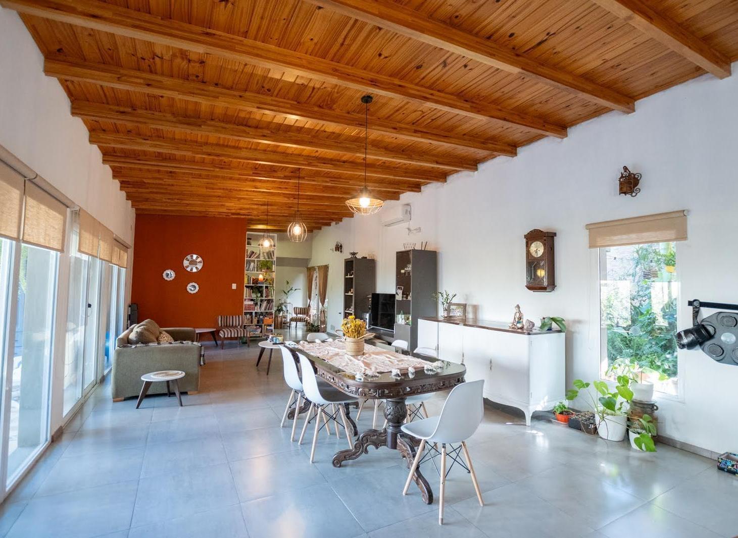 CASA DE 3 DORMITORIOS CON PILETA EN COUNTRY LOS MOLINOS