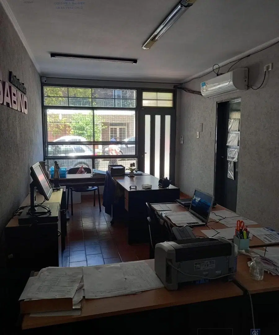 Galpón, local comercial y oficinas 3
