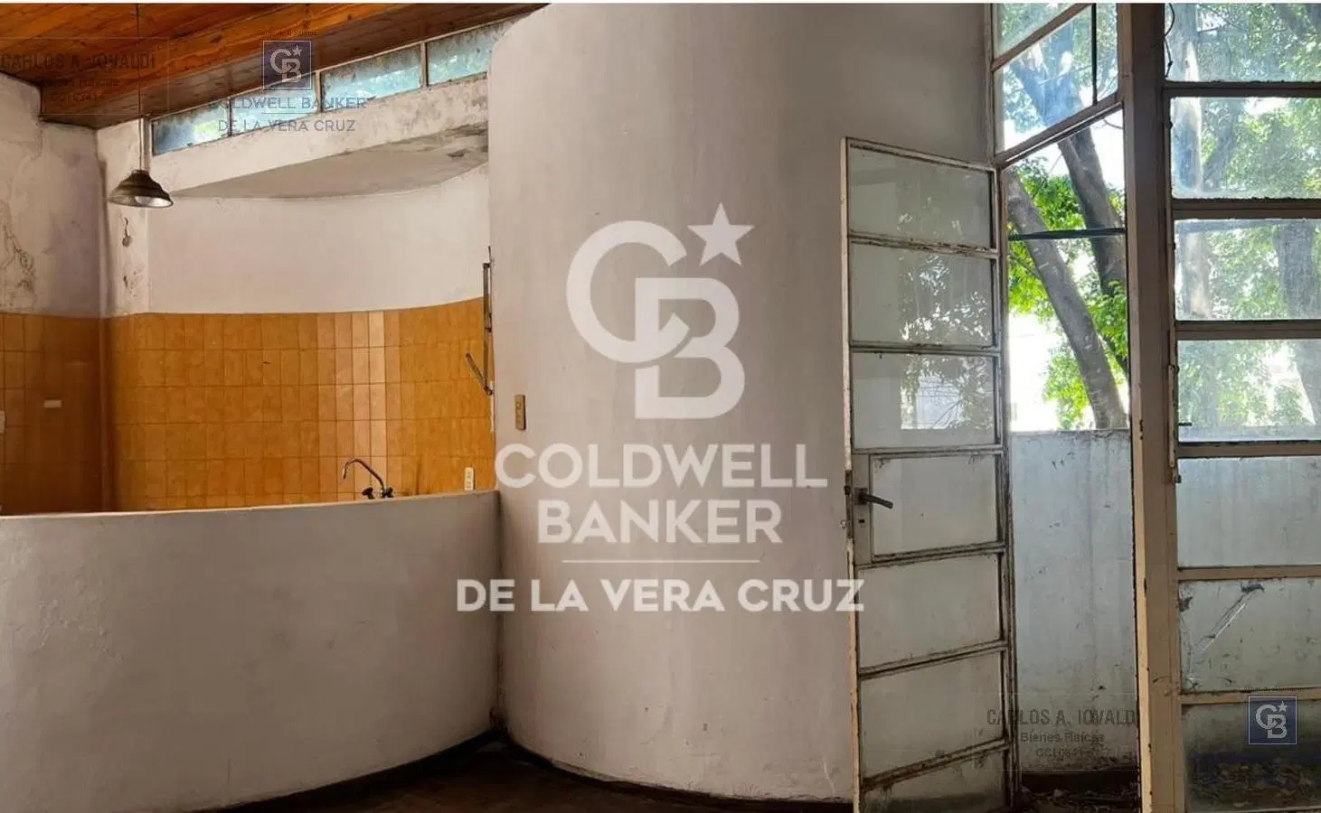 Departamento en PA con Dos Locales Comerciales PB 2