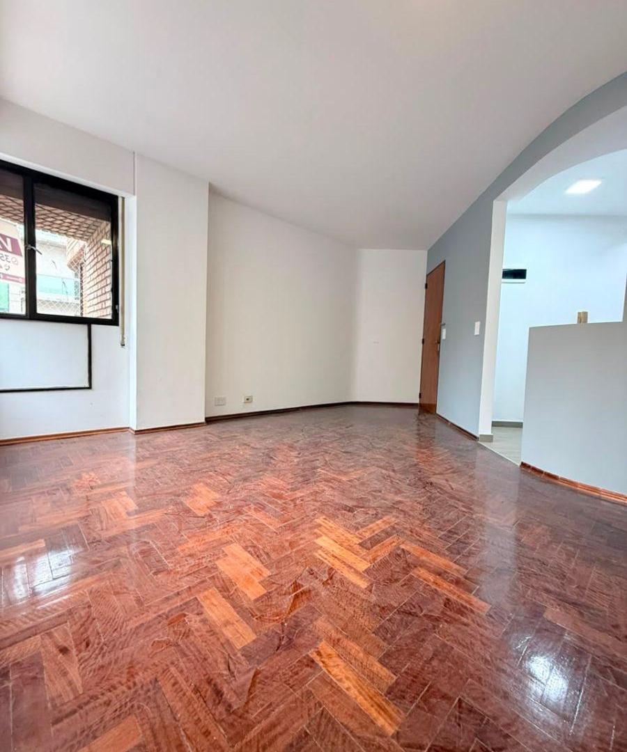 Foto de **VENTA DERQUI 7 2 DORM ESCRITURA PISO ALTO**, imagen 2