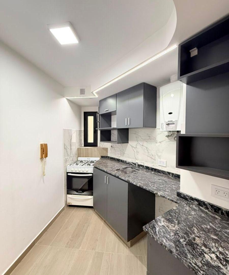 Foto de **VENTA DERQUI 7 2 DORM ESCRITURA PISO ALTO**, imagen 4