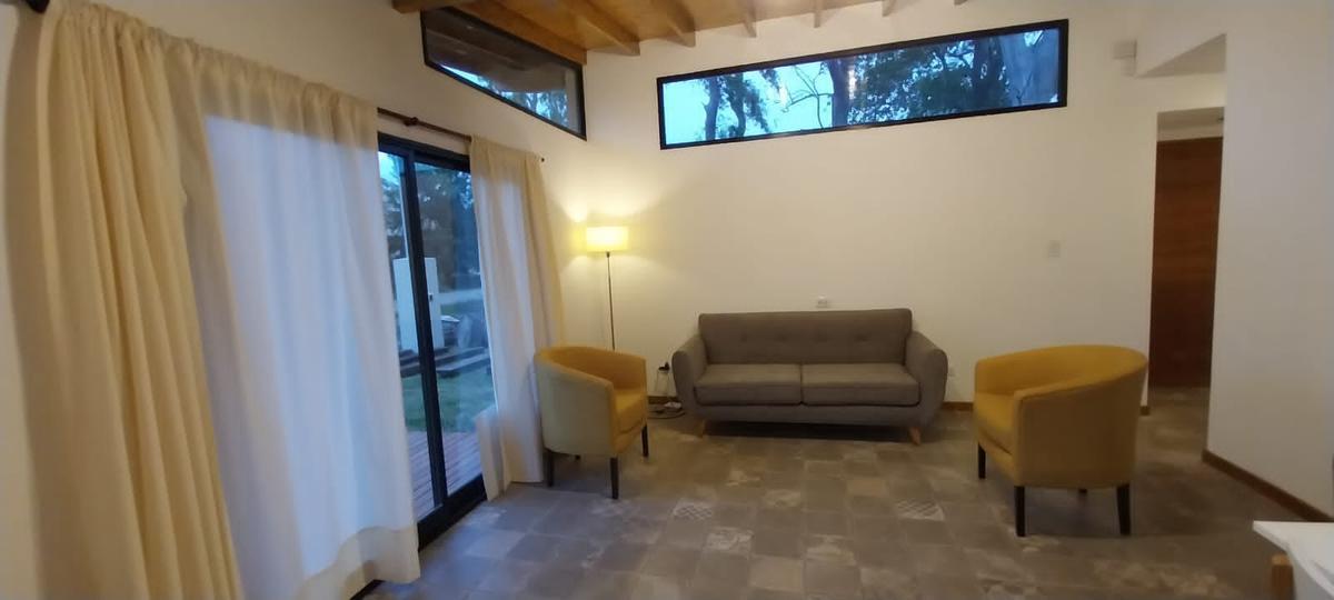 Venta Casa 4 Ambientes en Costa del Este 1