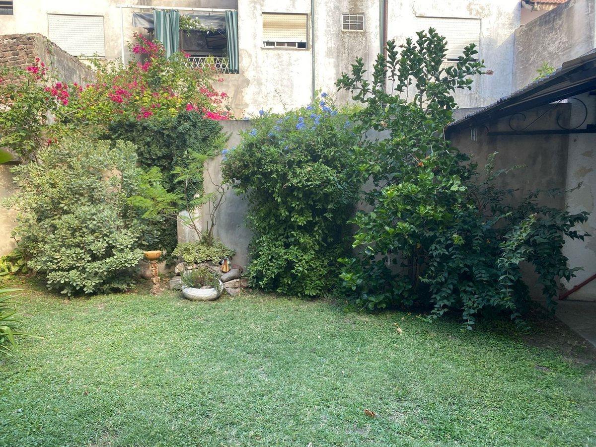 Venta Casa 2 Plantas C/cochera y Jardín Merlo 2