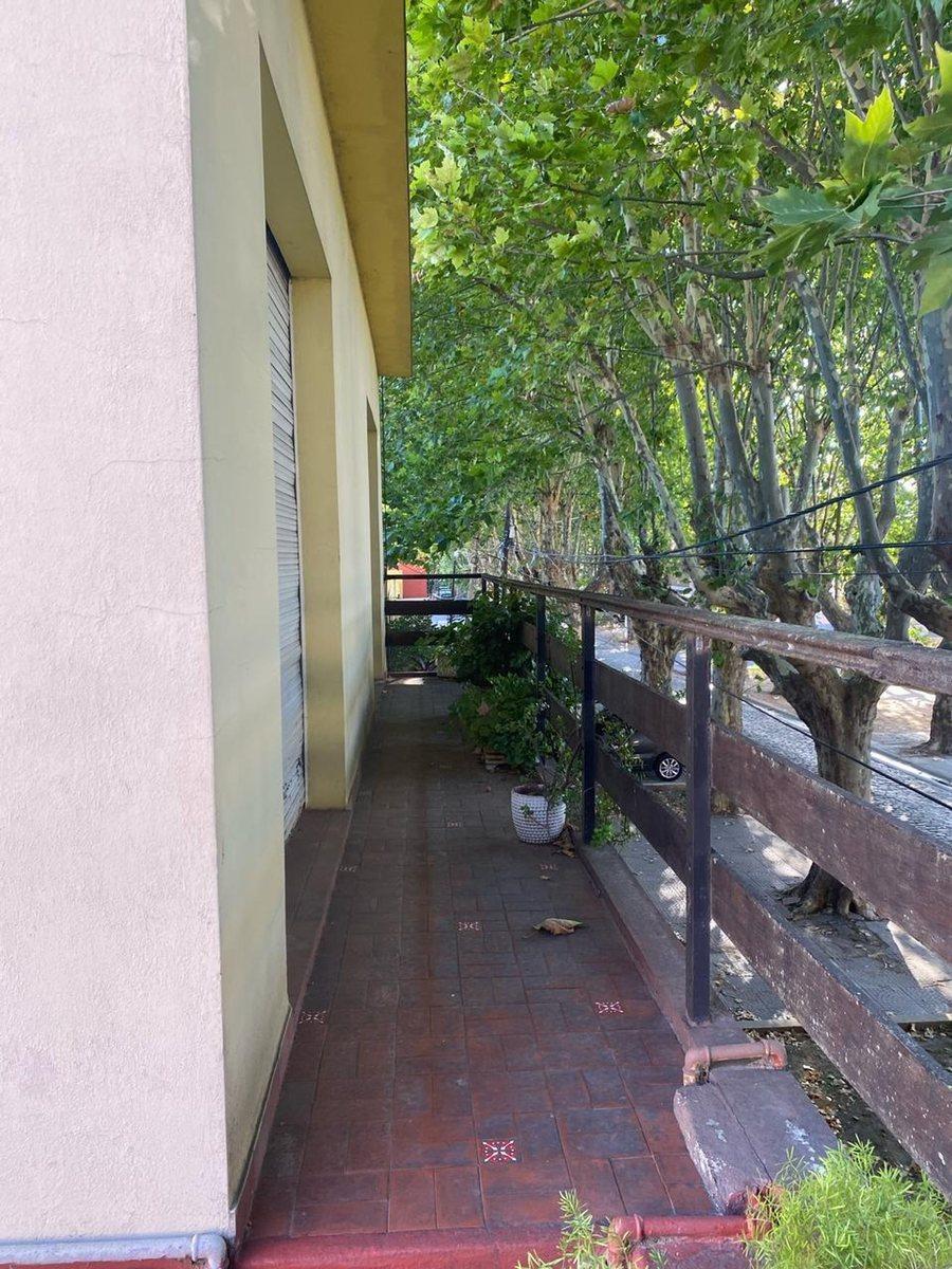 Venta Casa 2 Plantas C/cochera y Jardín Merlo 1