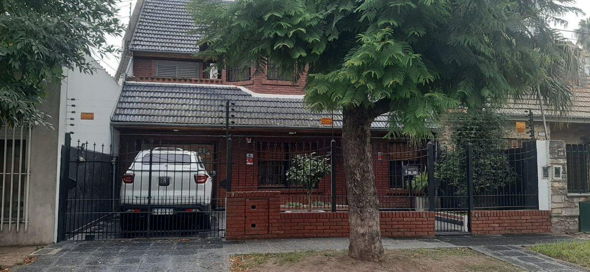 Venta Excelente Casa 7 Ambientes Hurlingham 5