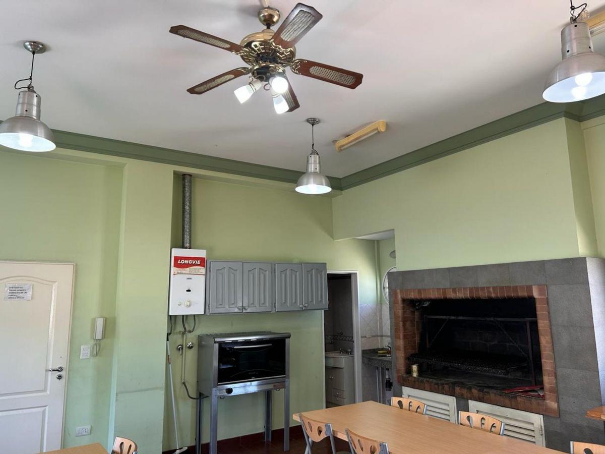 Venta Departamento. Excelente 3 Amb con Sum 5