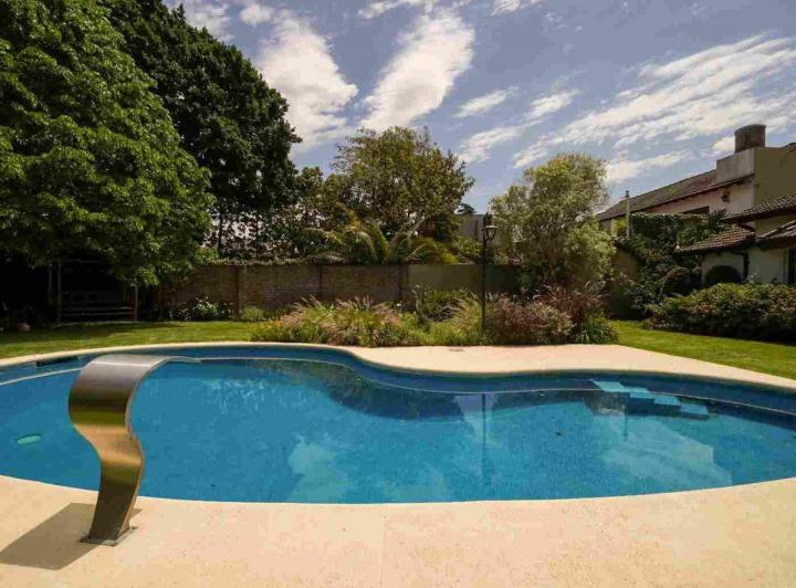 Casa apta desarrollo multifamiliar  venta  Olivos 3