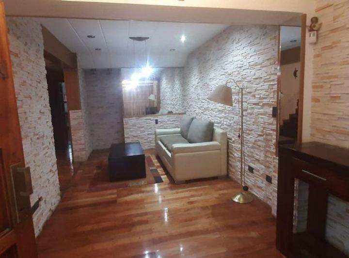 VENTA EXCELENTE CASA 7 AMBIENTES HURLINGHAM 5