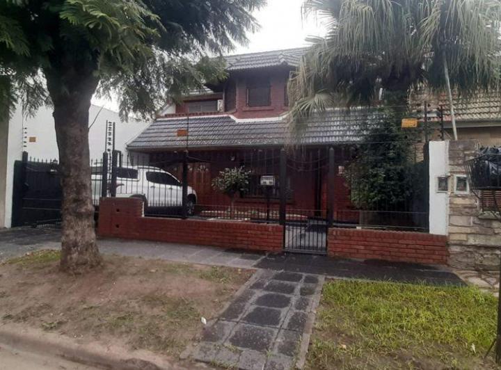 VENTA EXCELENTE CASA 7 AMBIENTES HURLINGHAM 2