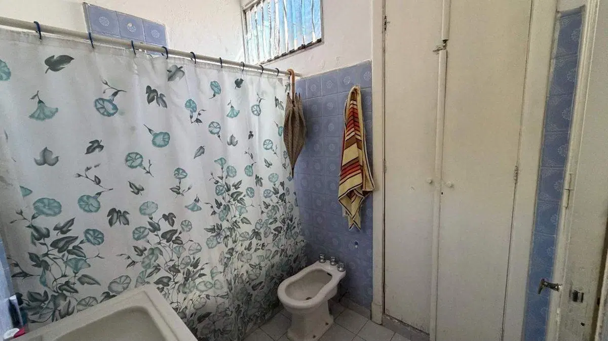 CASA 6 AMBIENTES C/ PARQUE Y PILETA EN ACASSUSO 5