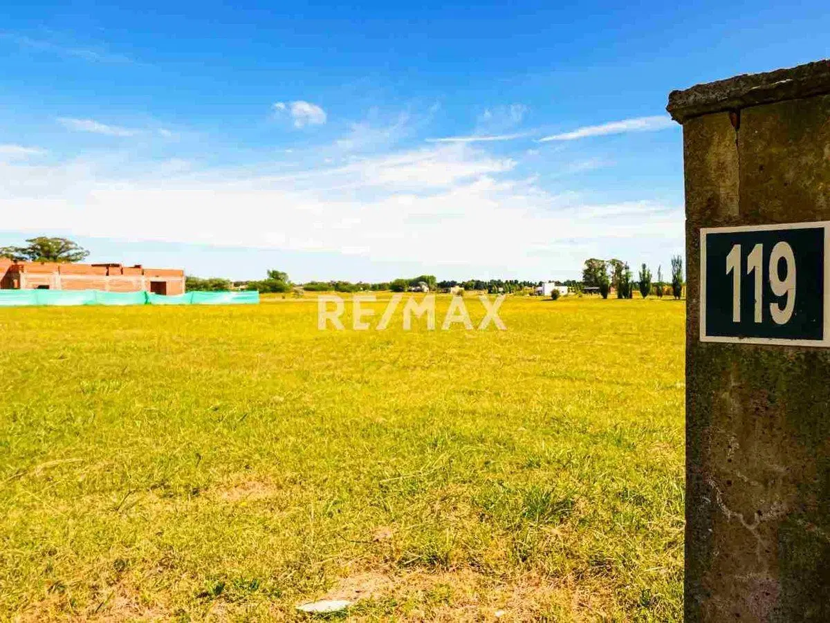 Lote  en venta con vista abierta al Golf 2