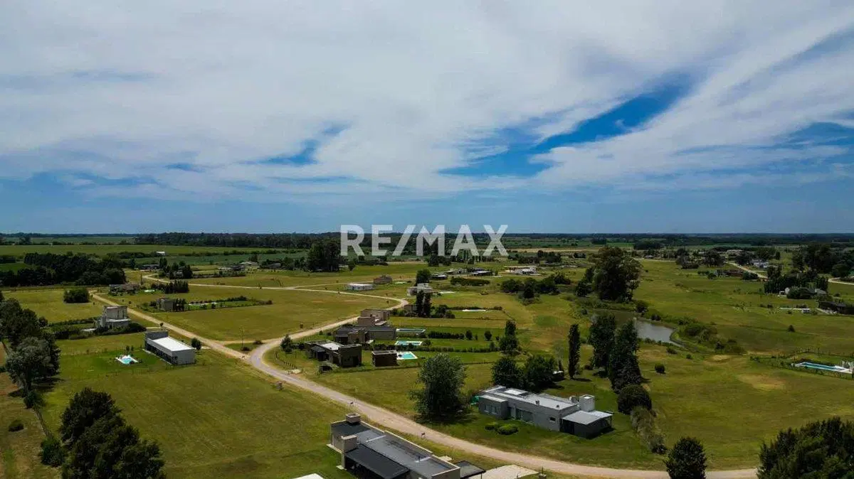 Lote  en venta con vista abierta al Golf 2