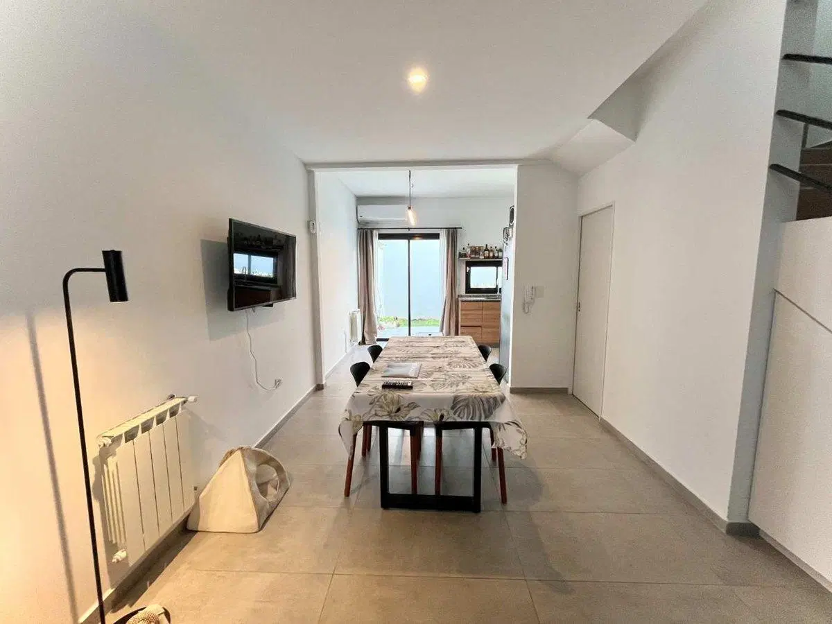 Venta Dúplex 4 amb. Cochera, terraza y jardin 4