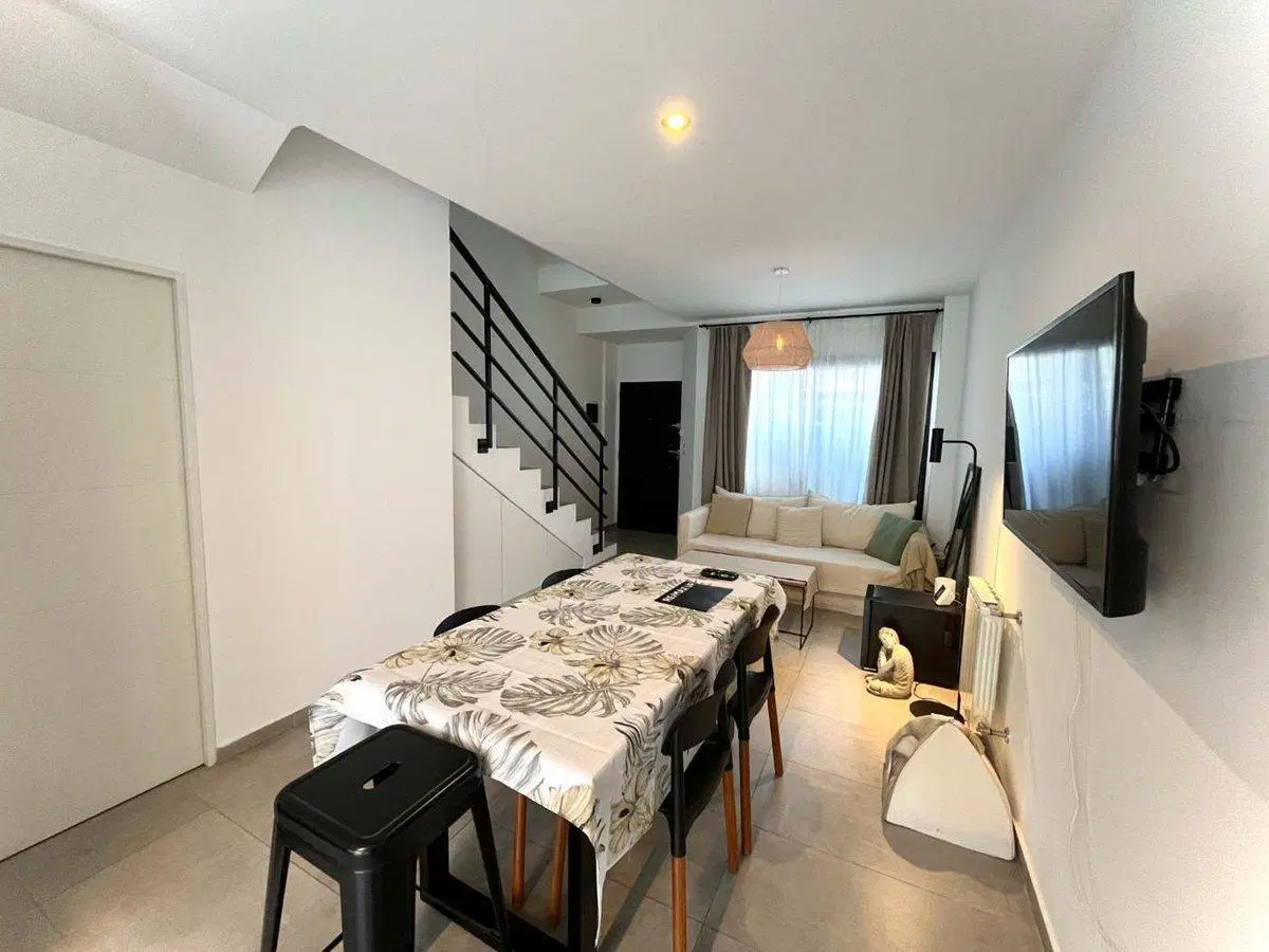 Venta Dúplex 4 amb. Cochera, terraza y jardin 2