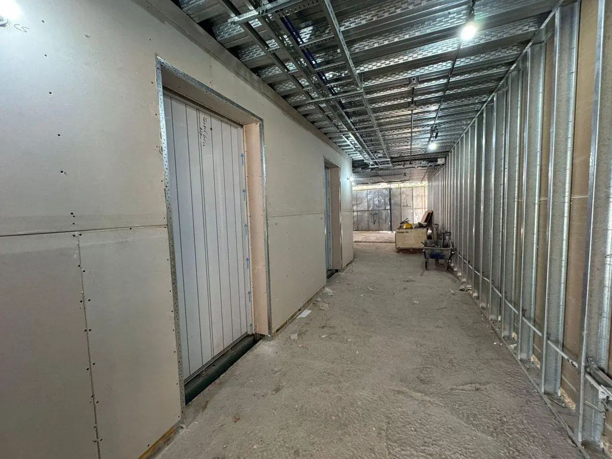 ALQUILER LOCAL COMERCIAL/OFICINAS  MARTINEZ 4