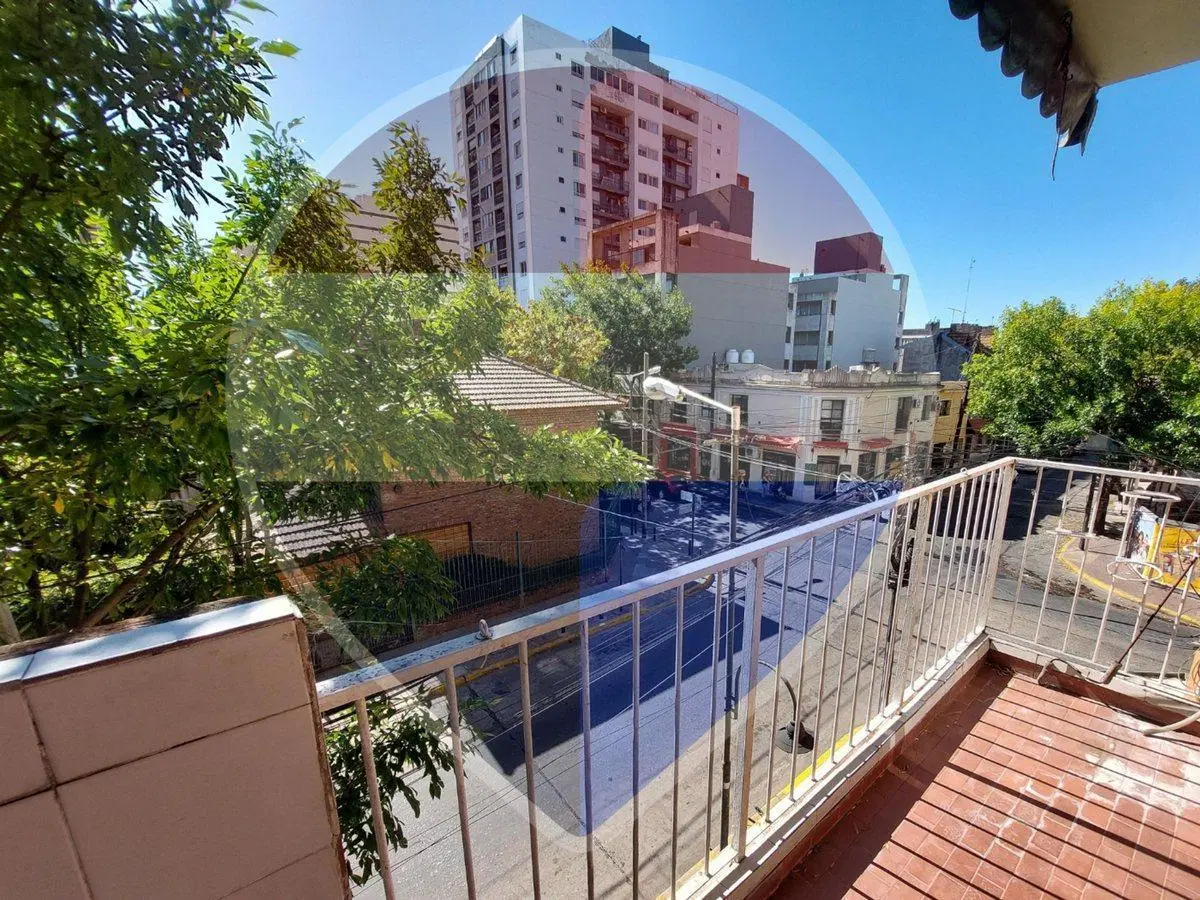 DEPARTAMENTO 3 AMB con balcón,cocheray luz 4