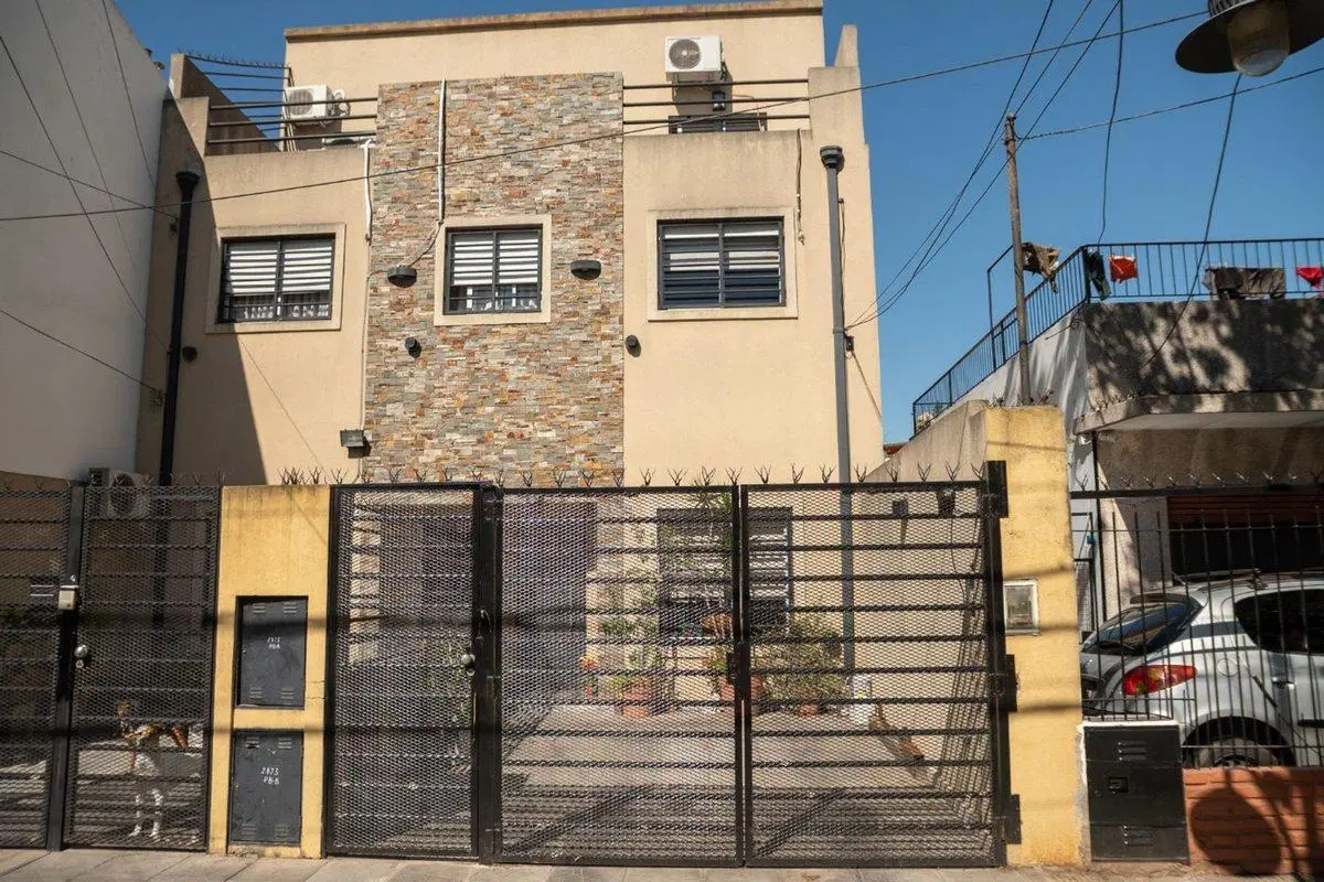 VENTA DUPLEX 5 AMBIENTES - CARAPACHAY 4