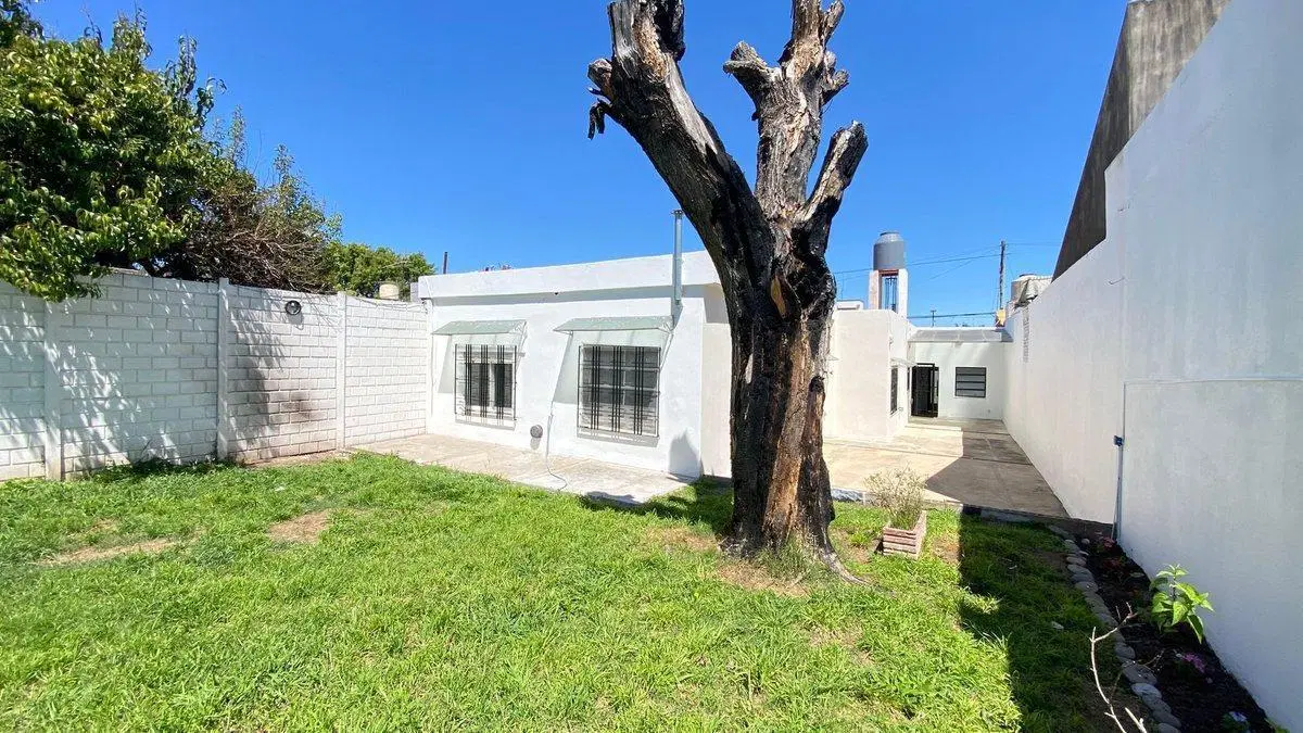 Lote en Venta con casa 3 amb Jose Leon Suarez 5