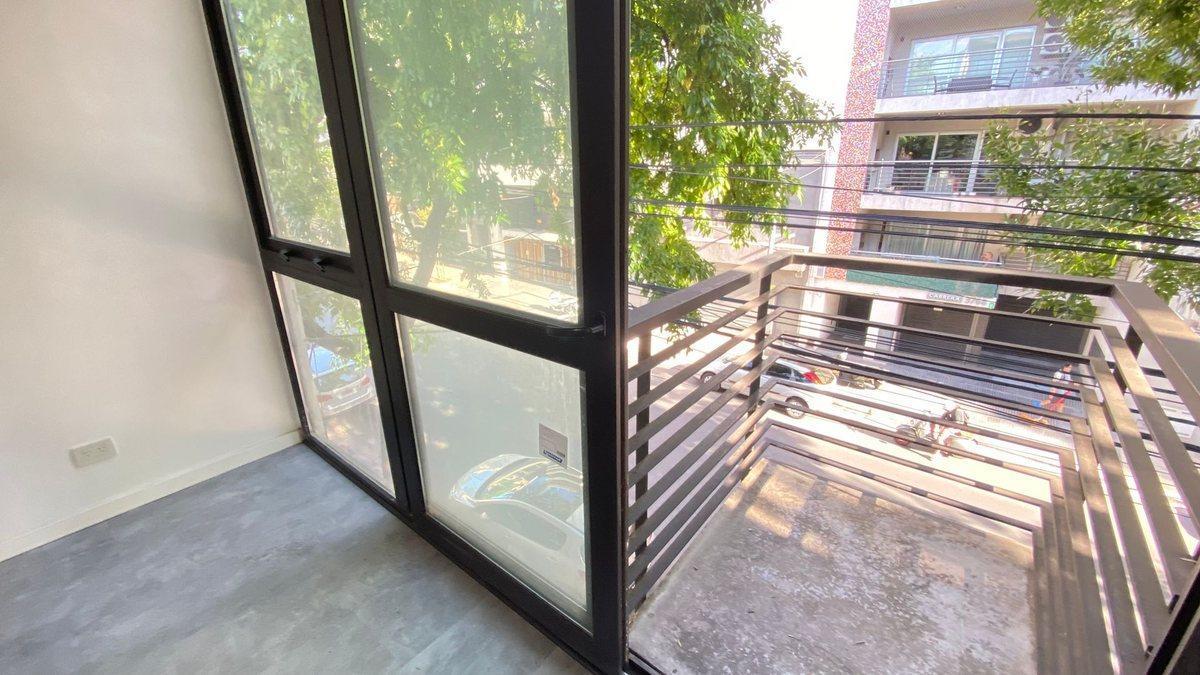 Monoambiente en venta con balcón y baulera Palermo