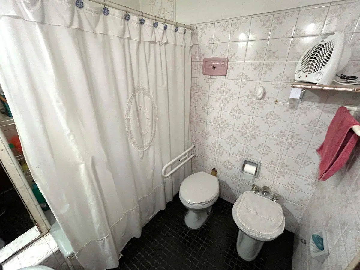 VENTA CASA 5 AMBIENTES , DEPOSITO O LOGISTICA 3