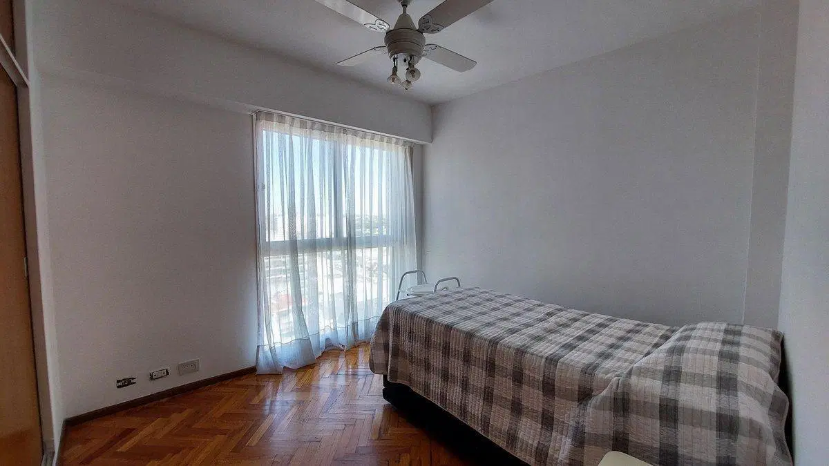 VENTA DEPARTAMENTO 4 AMB PISO ALTO C/ COCHERA 3