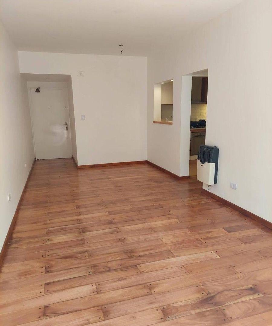 DPTO. 3 AMBIENTES EN VENTA EN FLORIDA C/ JARDIN
