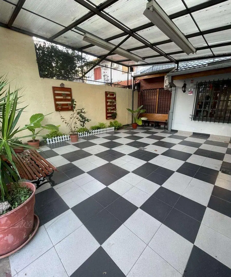 CASA AMPLIA CON PILETA Y QUINCHO 3