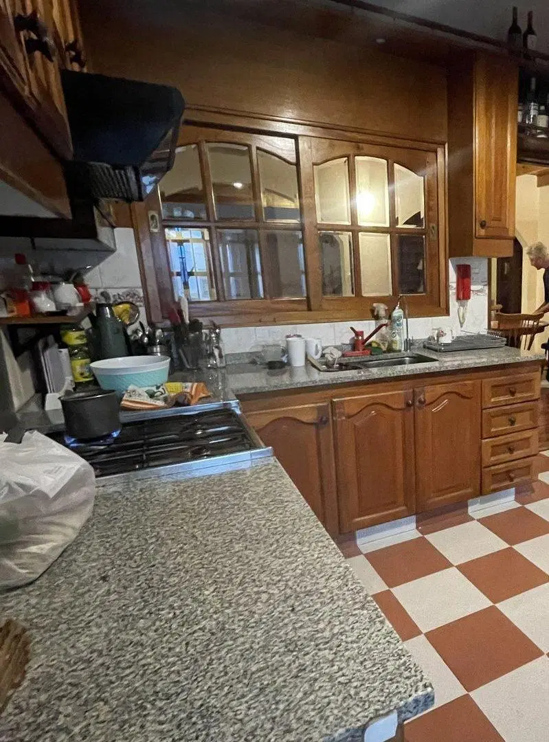 CASA AMPLIA CON PILETA Y QUINCHO 2