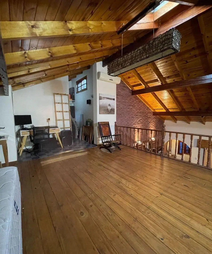 CASA AMPLIA CON PILETA Y QUINCHO 5