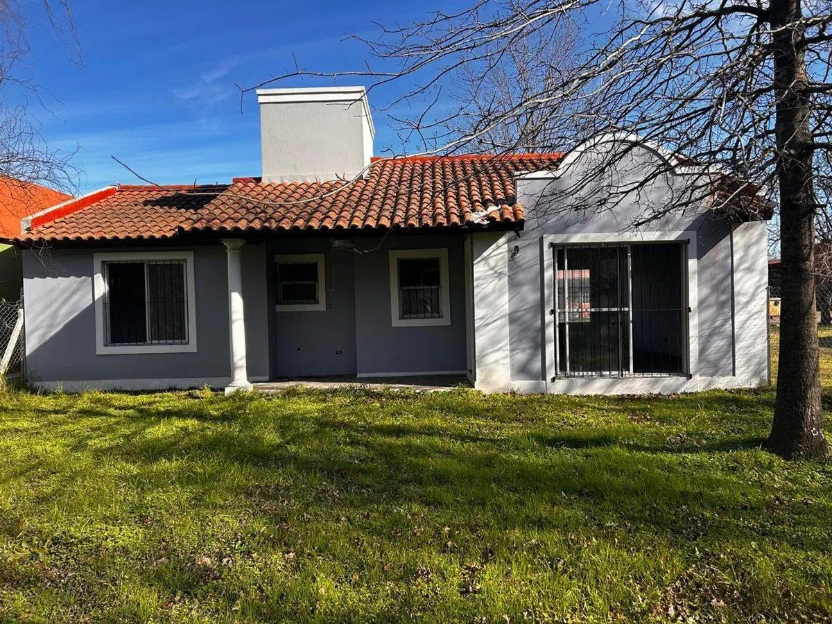 Casa en venta en Carlos Keen. Posib. de financ. 4