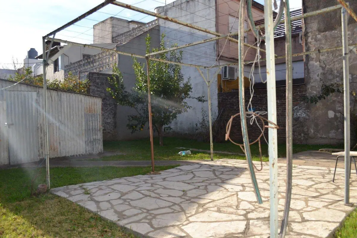 VENTA Casa 2Amb o terreno (lote propio de 10x20) 4