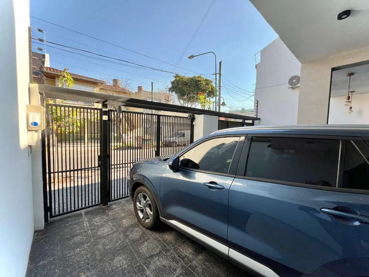 Venta Dúplex 4 amb. Cochera, terraza y jardin 4