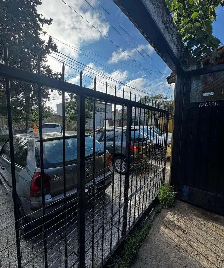 Galpón 12m frente 35m fondo con vivienda Boulogne 5