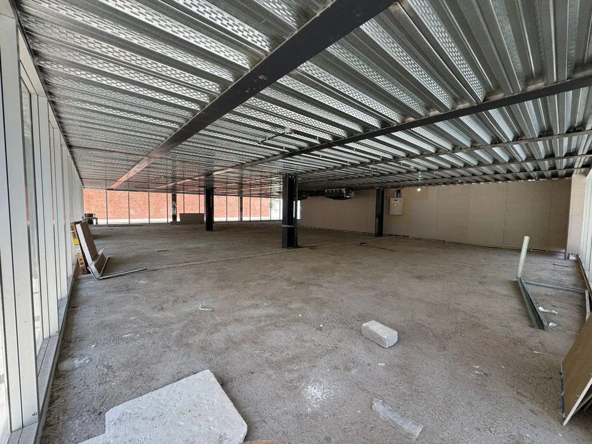 ALQUILER LOCAL COMERCIAL/OFICINAS  MARTINEZ 3