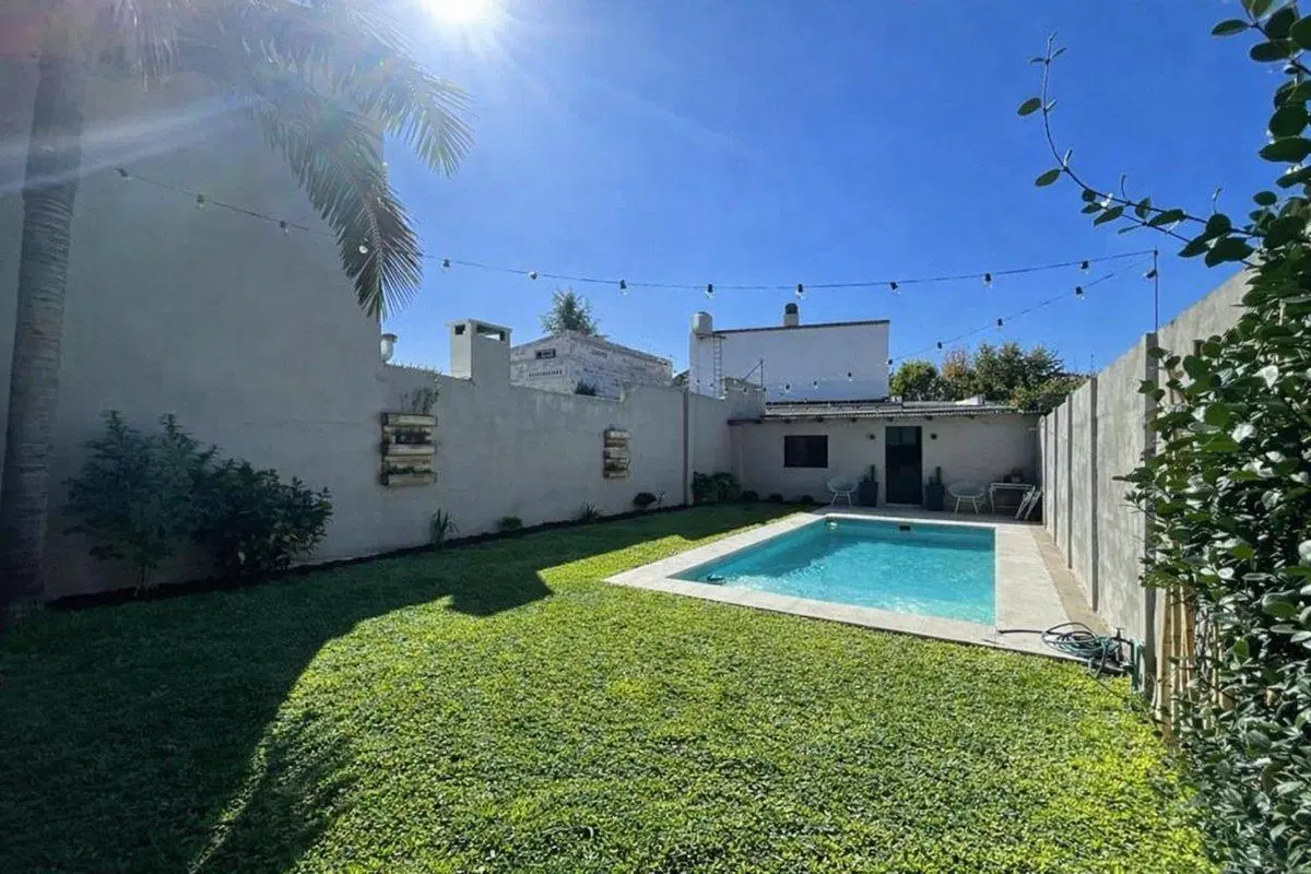 Venta Casa Reciclada Pileta y Parrilla Boulogne 3