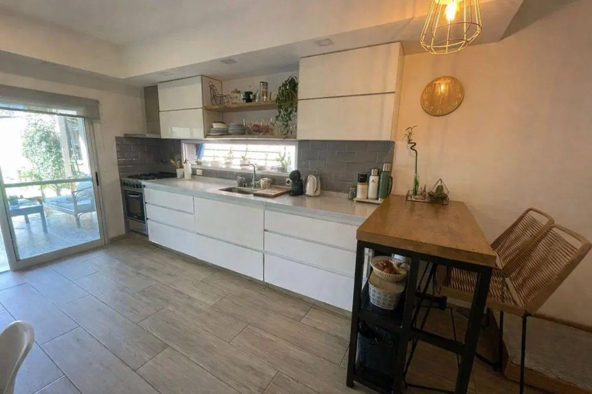 Venta Casa Reciclada Pileta y Parrilla Boulogne 4
