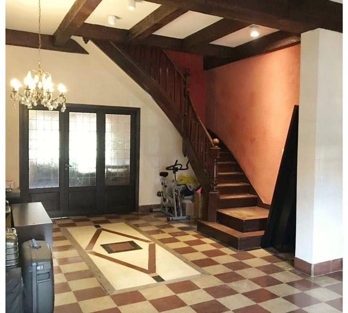 Imponente Casa De Estilo Inglés 6 Amb. En Z. Resid