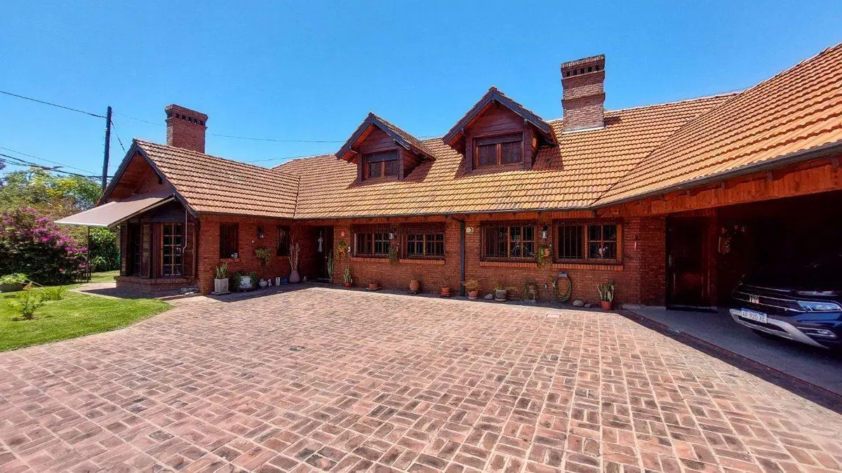 VENTA CASA CON QUINCHO PILETA EN PACHECO 3
