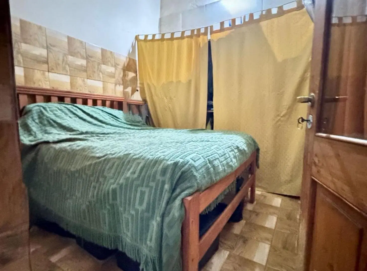 Venta Casa a Refaccionar en Floresta con Lote 207m 4