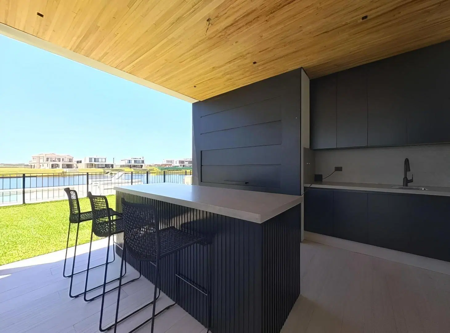 VENTA CASA AL LAGO BARRIO COSTAS PUERTOS 2