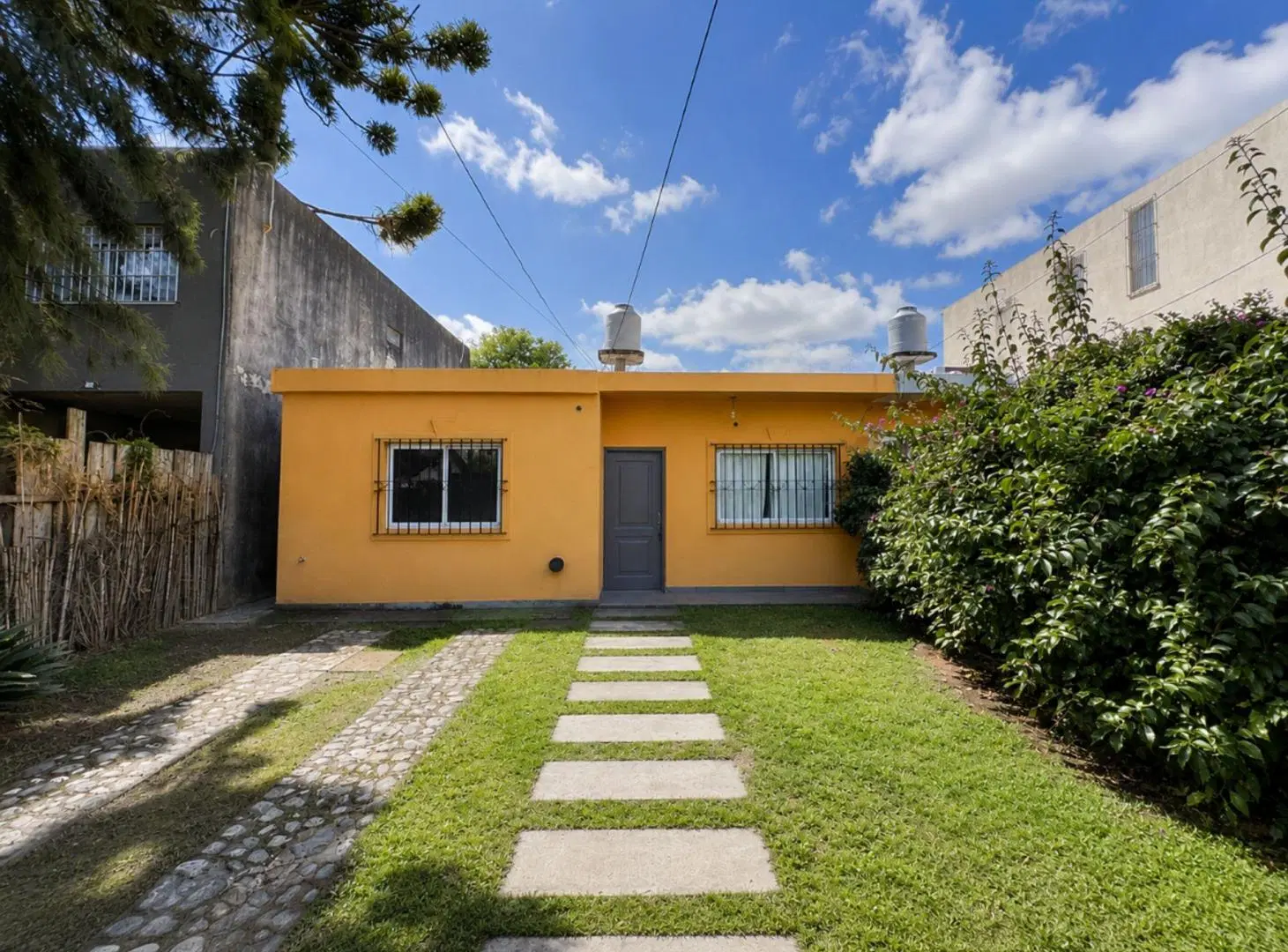VENTA CASA 4 AMBIENTES CON JARDIN MASCHWITZ 2