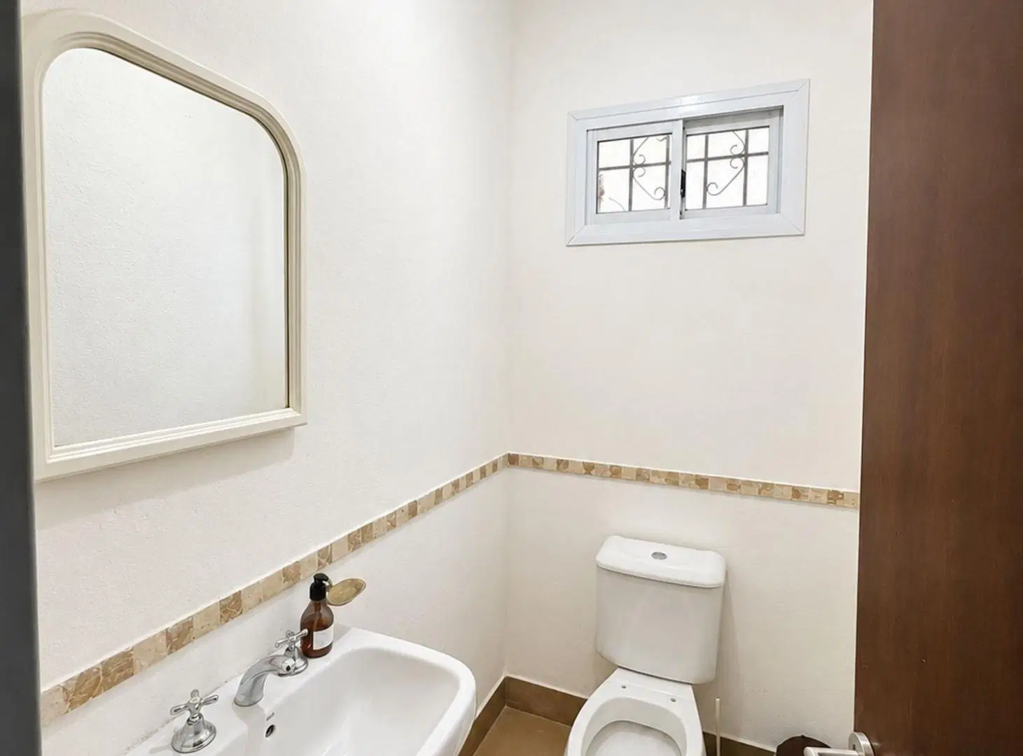 VENTA CASA 4 AMBIENTES CON JARDIN MASCHWITZ 8