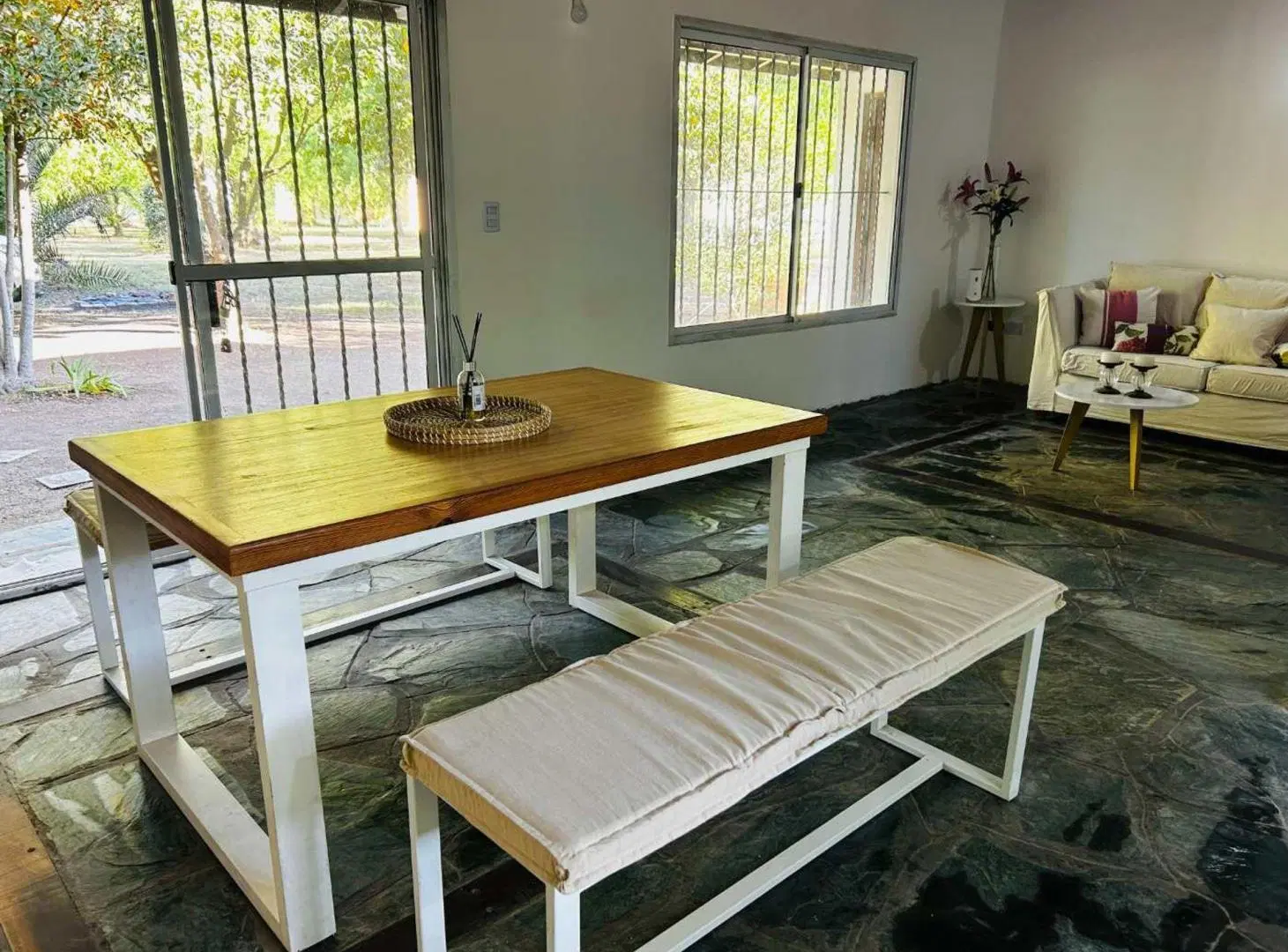 Casa en venta  en Carlos Keen 3