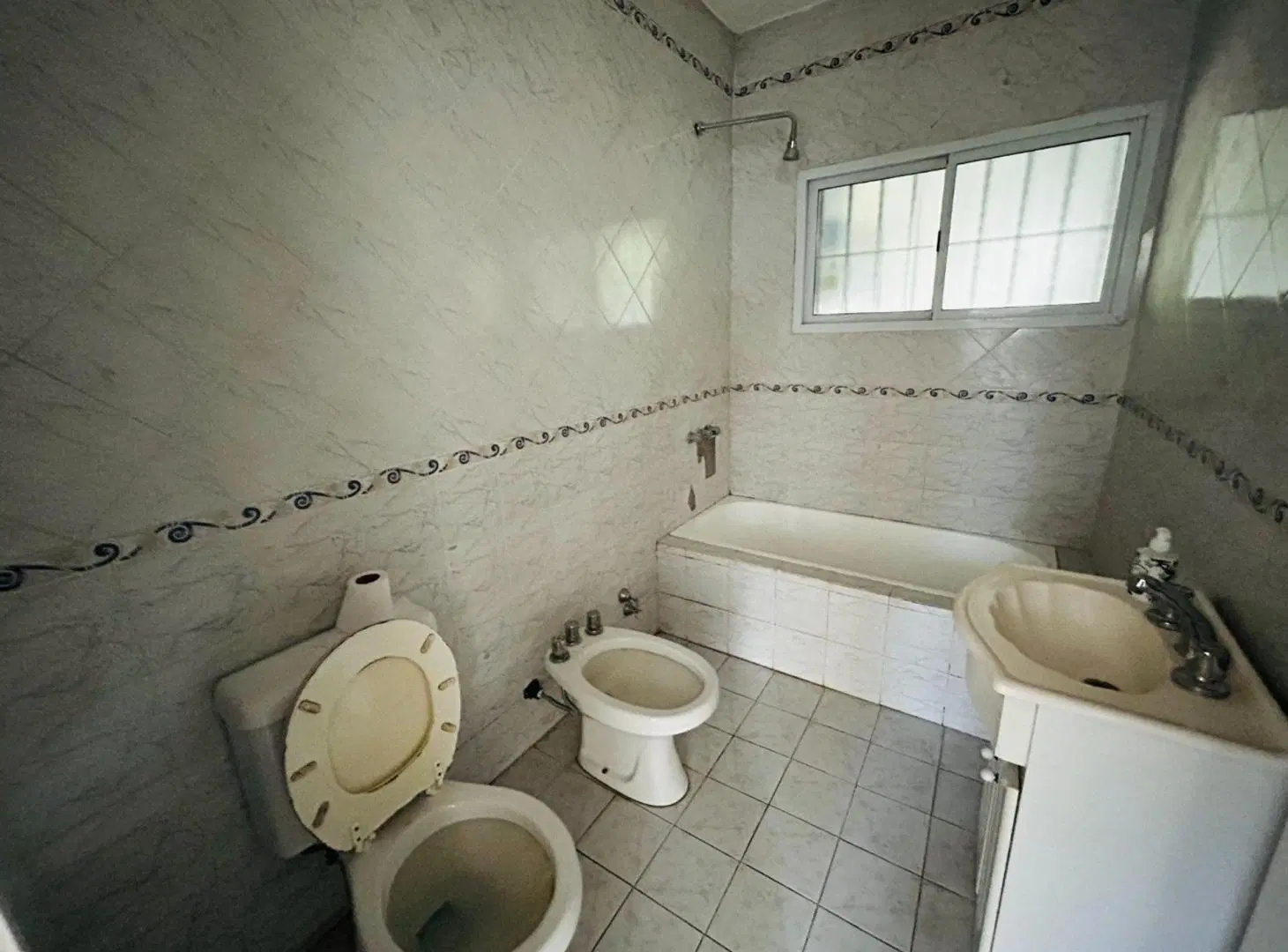 Casa en venta  en Carlos Keen 8