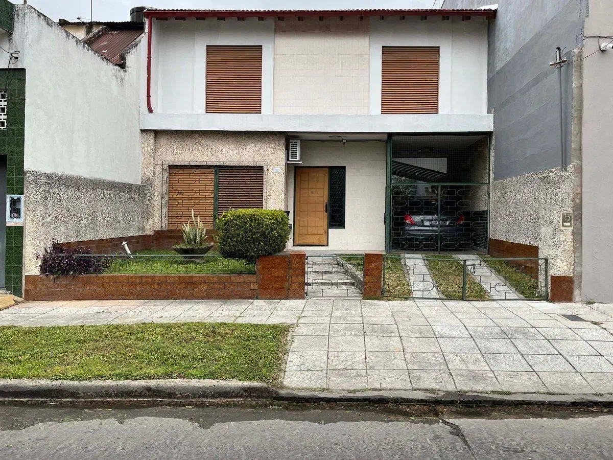 VENTA CASA 5 AMBIENTES , DEPOSITO O LOGISTICA 8