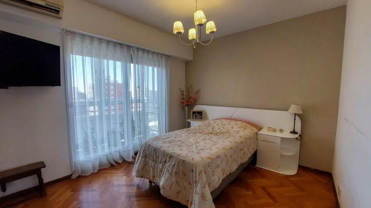 VENTA DEPARTAMENTO 4 AMB PISO ALTO C/ COCHERA 4