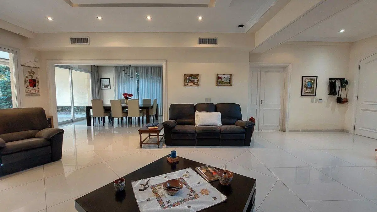 VENTA CASA 7 AMBIENTES BARRIO SEPTIEMBRE ESCOBAR 4